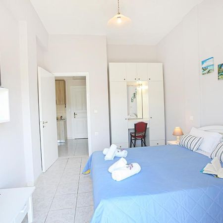 Apartamento Angela'S House By The Sea Marathiás Exterior foto